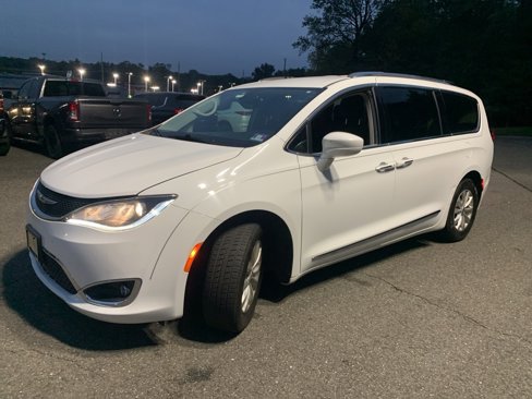 Used 2019 Chrysler Pacifica Touring-L image 1