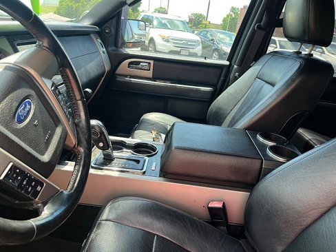 Used 2017 Ford Expedition Limited image 12