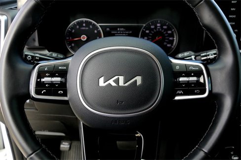 Used 2022 Kia Sorento S image 12