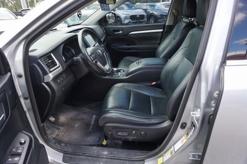Used 2017 Toyota Highlander FWD V6 image 18