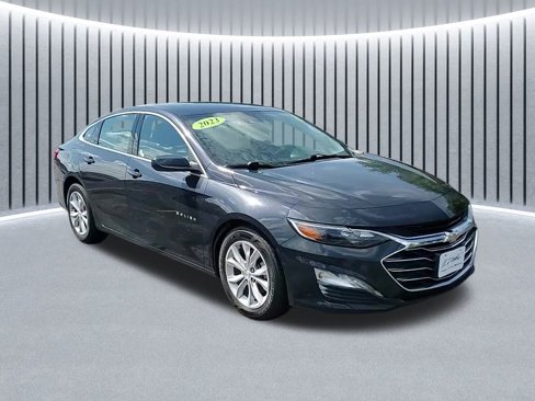 Used 2023 Chevrolet Malibu LT image 2
