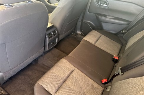 Used 2024 Nissan Rogue SV image 14