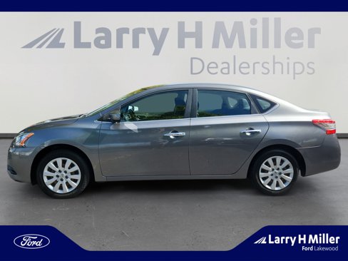 Used 2015 Nissan Sentra S image 2