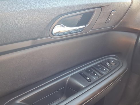 Used 2015 GMC Acadia SLT image 21
