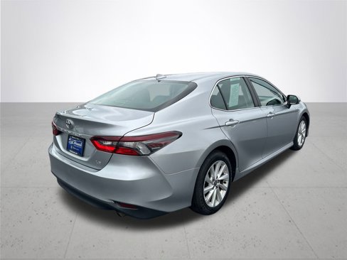 Used 2023 Toyota Camry LE image 7
