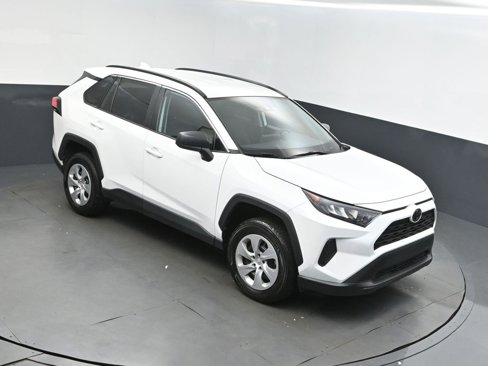 Used 2020 Toyota RAV4 LE image 33