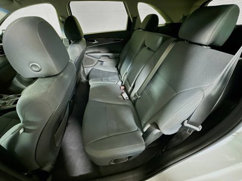 Used 2019 Kia Sorento LX image 22