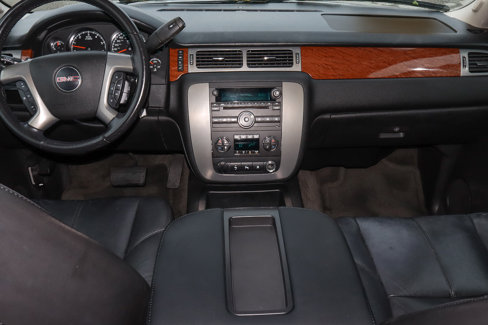 Used 2008 GMC Yukon XL SLT w/ SLT Preferred Equipment Group image 10