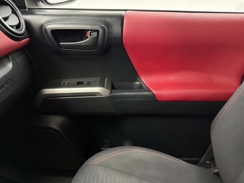 Used 2017 Toyota Tacoma SR5 image 22
