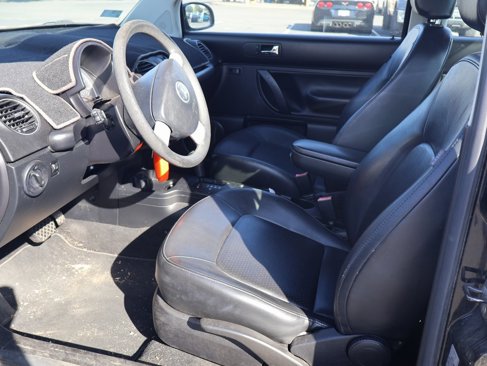 Used 2010 Volkswagen Beetle Red Rock image 4