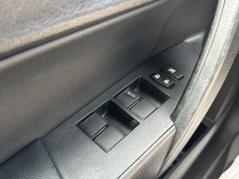 Used 2014 Toyota Corolla L image 22