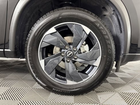 Used 2024 Nissan Rogue SV image 10