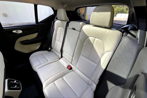 Used 2024 Volvo XC40 B5 Plus w/ Protection Package Premier image 19