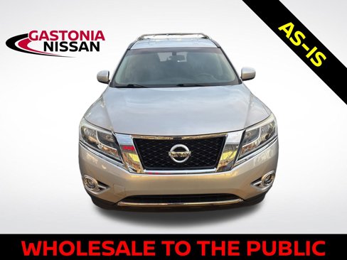 Used 2015 Nissan Pathfinder SV image 2