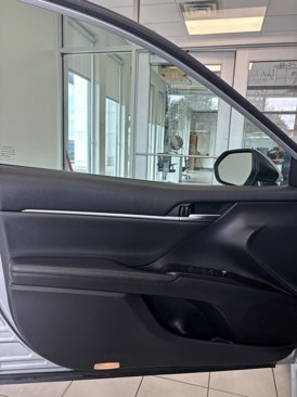 Certified 2021 Toyota Camry XLE image 6