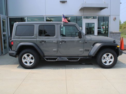 Certified 2022 Jeep Wrangler Unlimited Sport w/ Sun And Sound Package image 3