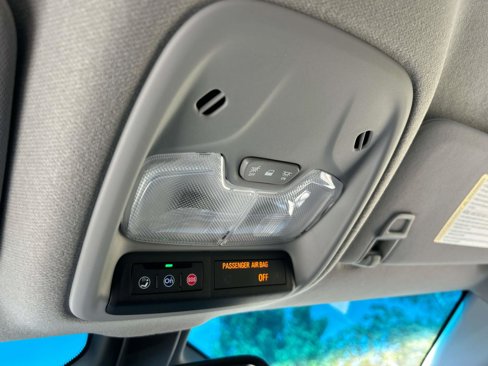 Used 2022 Chevrolet Bolt LT w/ Infotainment Package image 32
