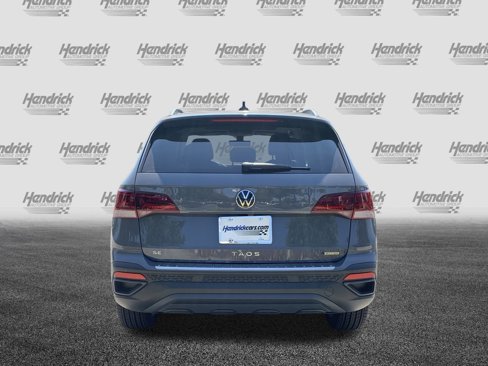 Used 2024 Volkswagen Taos SE image 9