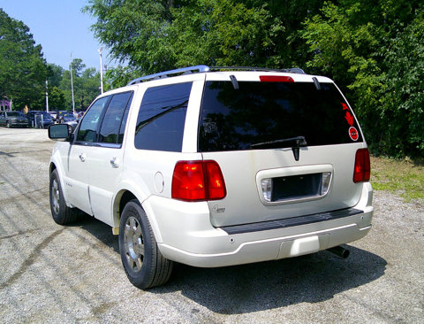 Used 2006 Lincoln Navigator Ultimate image 4