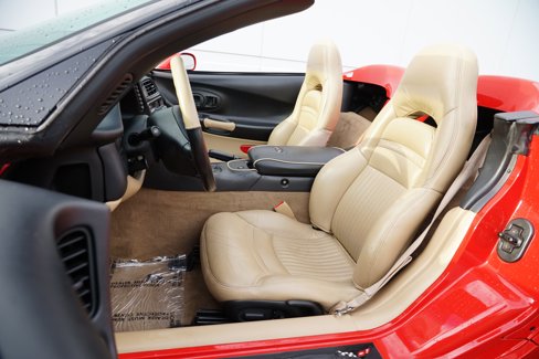 Used 2000 Chevrolet Corvette Convertible w/ Performance Handling Pkg image 12