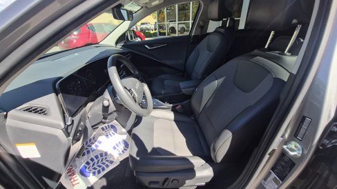 Certified 2023 Kia Niro Wind w/ Wind Preserve Package image 2