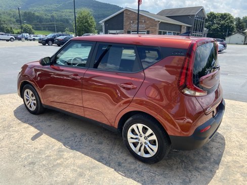 Used 2022 Kia Soul LX image 7