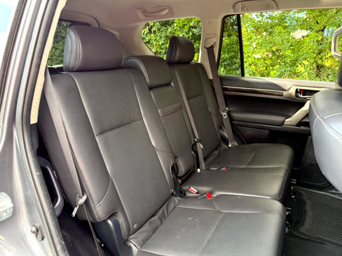Used 2016 Lexus GX 460 w/ Preferred Accessory Package image 18