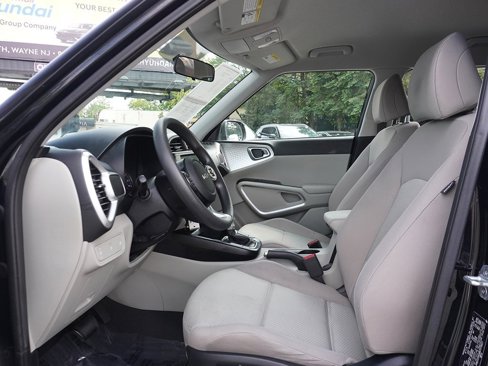 Used 2022 Kia Soul LX image 29