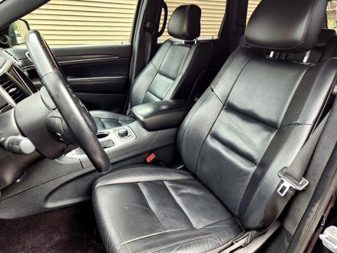 Used 2018 Jeep Grand Cherokee Limited image 12