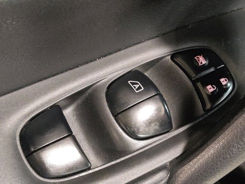 Used 2018 Nissan Rogue Sport S image 27