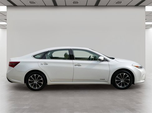 Used 2016 Toyota Avalon XLE Plus image 6