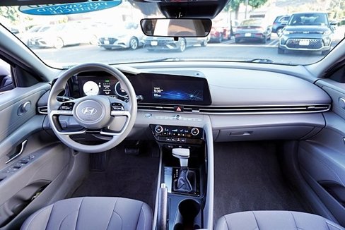 Certified 2024 Hyundai Elantra SEL image 17