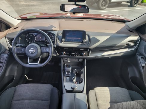 Used 2022 Nissan Rogue SV image 15