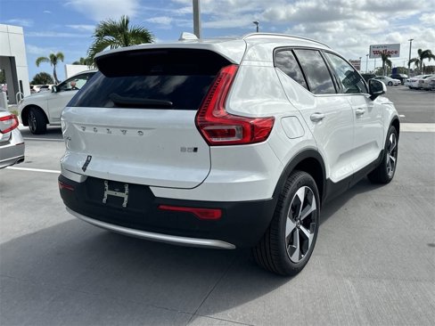 New 2025 Volvo XC40 B5 Core w/ Protection Package Premier image 7