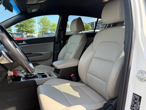 Used 2020 Kia Sportage S image 17