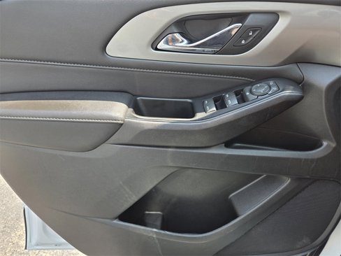 Used 2023 Chevrolet Traverse LT image 30
