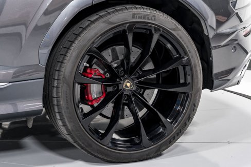 Used 2020 Lamborghini Urus image 54