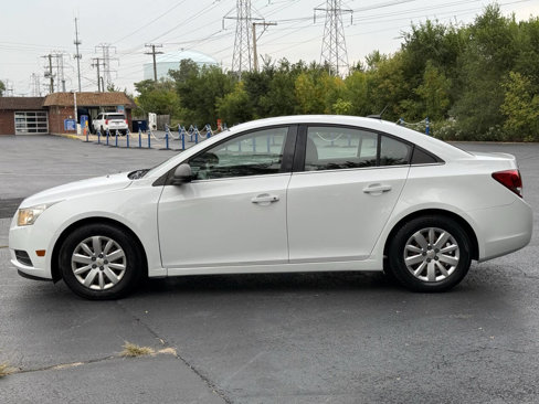 Used 2011 Chevrolet Cruze LS w/ Connectivity Package image 9