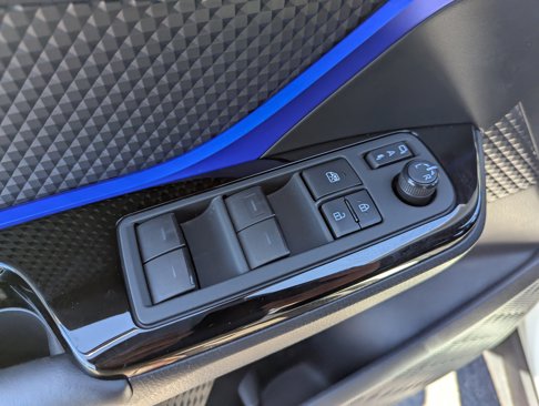 Used 2021 Toyota C-HR XLE image 18