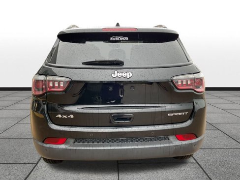 Used 2018 Jeep Compass Sport w/ Tech Group image 4