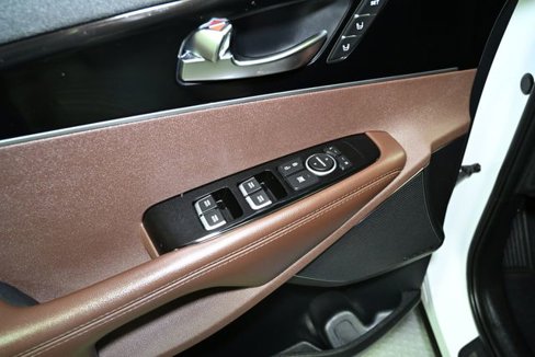 Used 2019 Kia Sorento SX image 27
