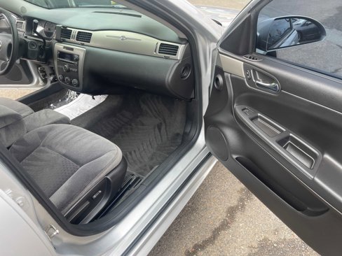 Used 2011 Chevrolet Impala Police image 12