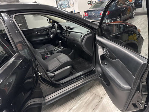 Used 2017 Nissan Rogue S image 16