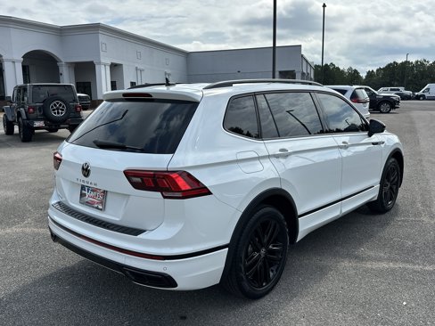 Used 2022 Volkswagen Tiguan SE R-Line image 7