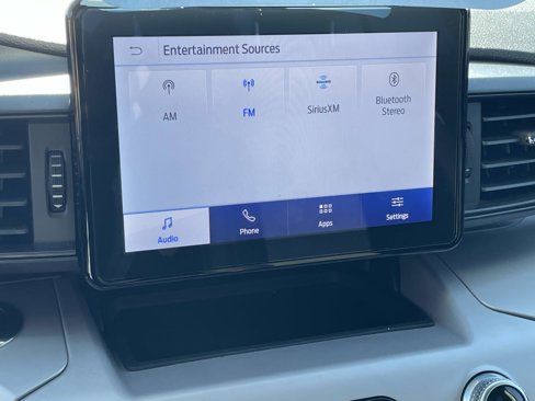 Used 2023 Ford Explorer XLT image 9