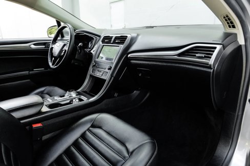 Used 2020 Ford Fusion SEL image 15