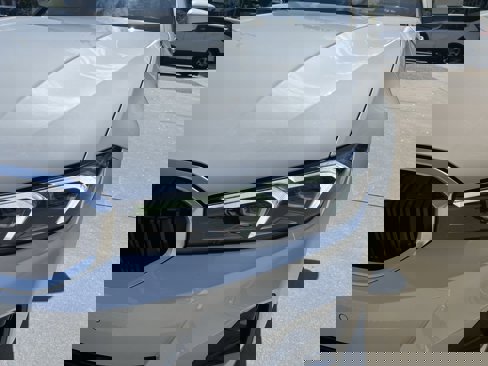 Certified 2025 BMW 330i Sedan image 11