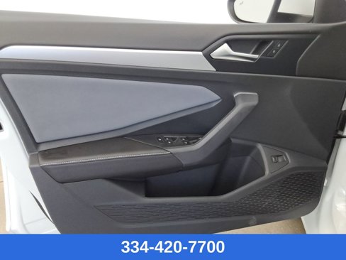 New 2025 Volkswagen Jetta SE image 18