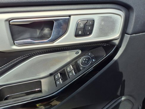 Used 2022 Ford Explorer ST w/ ST Street Pack image 14