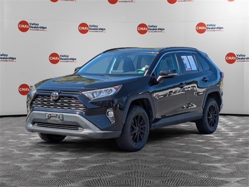 Used 2019 Toyota RAV4 XLE image 1